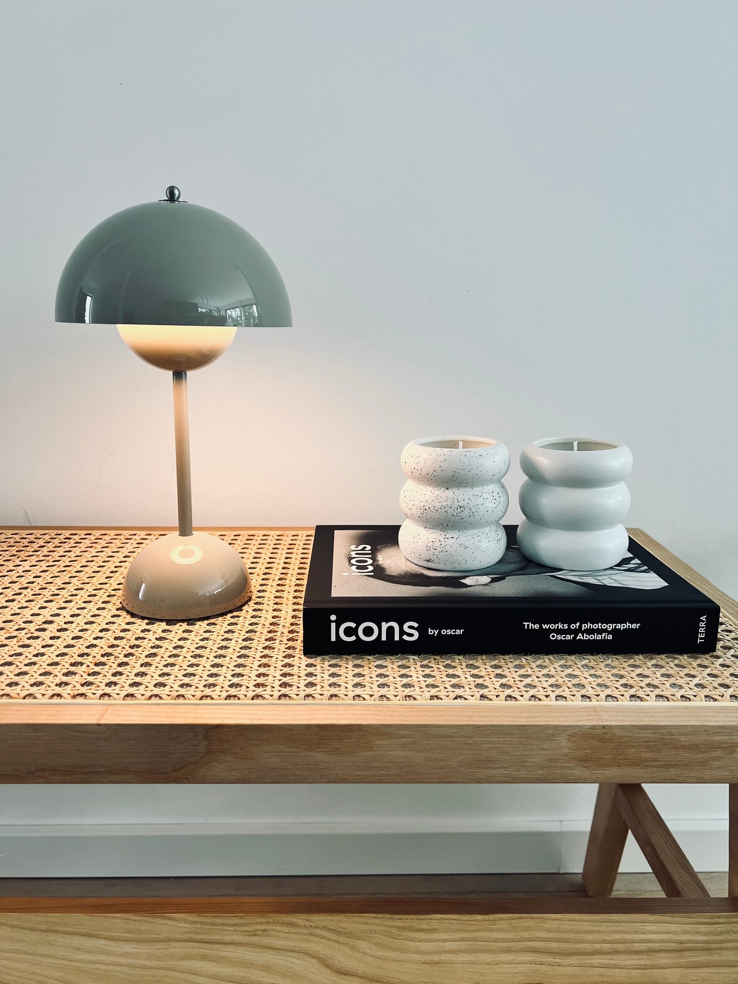Designkerze im Keramikgefäß CARA, Rapswachs, H 9 cm
