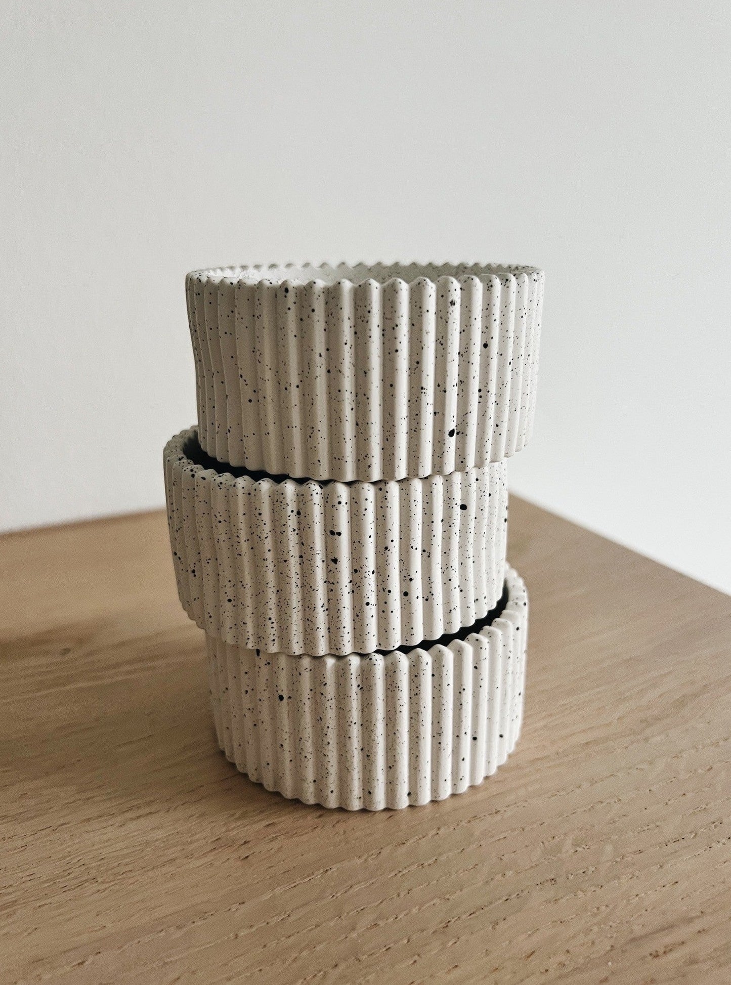 RIBBED BOWL